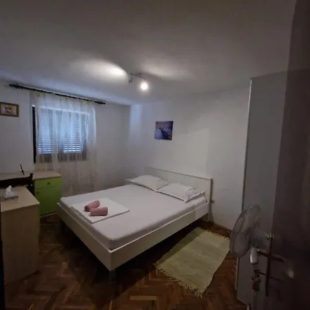 Guest house Eros *